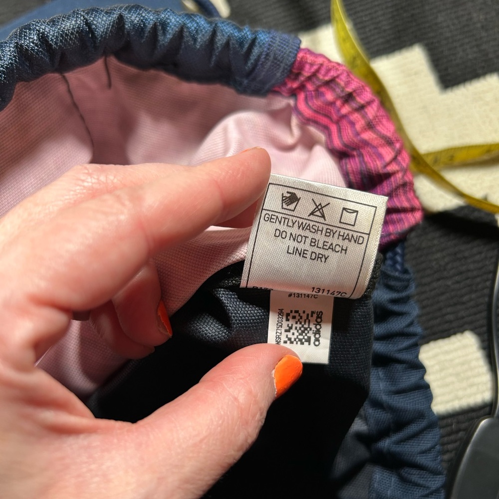 ADIDAS, drawstring backpack!! - Picture 10 of 12